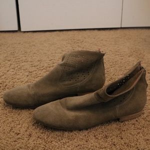 Olive booties